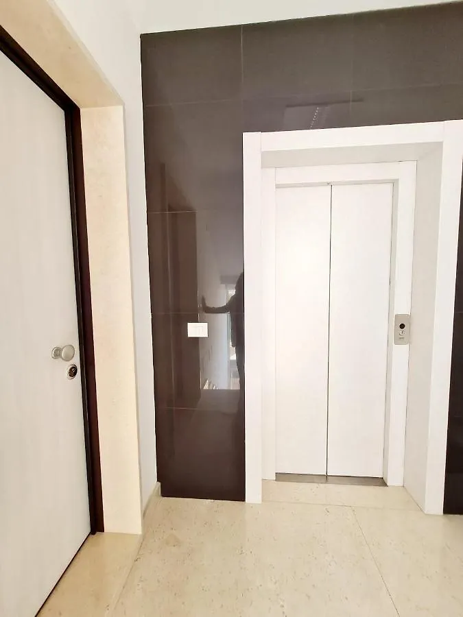 Milizia Apartment 레체 0*,